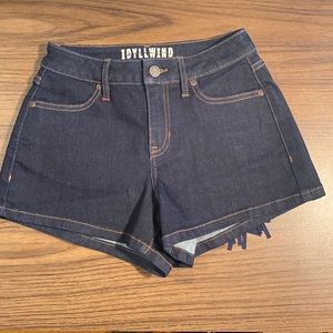 Idyllwind Women’s Rebel McKinney Wash Fringe Back Pocket Shorts